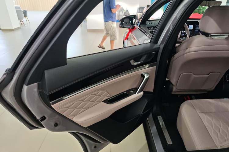 Used BYD Tang New Energy 2025 Intelligent Driving Version DM-i 115KM Prestige Edition
