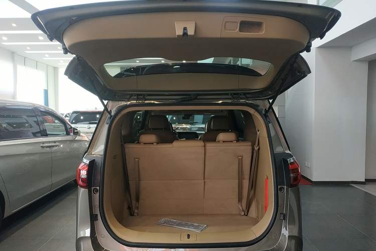 Used Buick GL8 2021 ES Land Cruiser 653T Luxury Edition