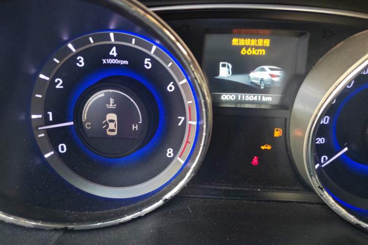 Used Hyundai Sonata 2013 2.4L Automatic Leading Edition China IV Standard
