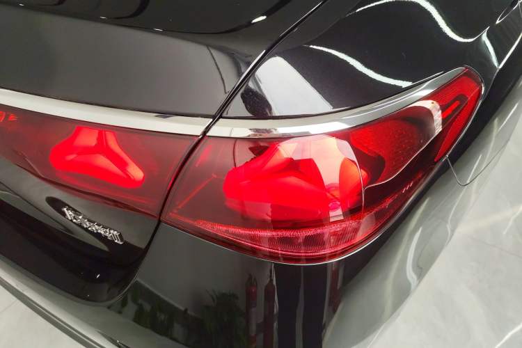 Used Mercedes-Benz E-Class 2025 Facelift E 300 L Luxury Edition
