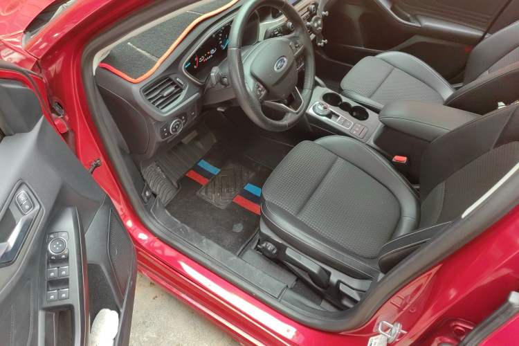 Used Ford Focus 2020 Sedan EcoBoost 180 Automatic Trend Edition
