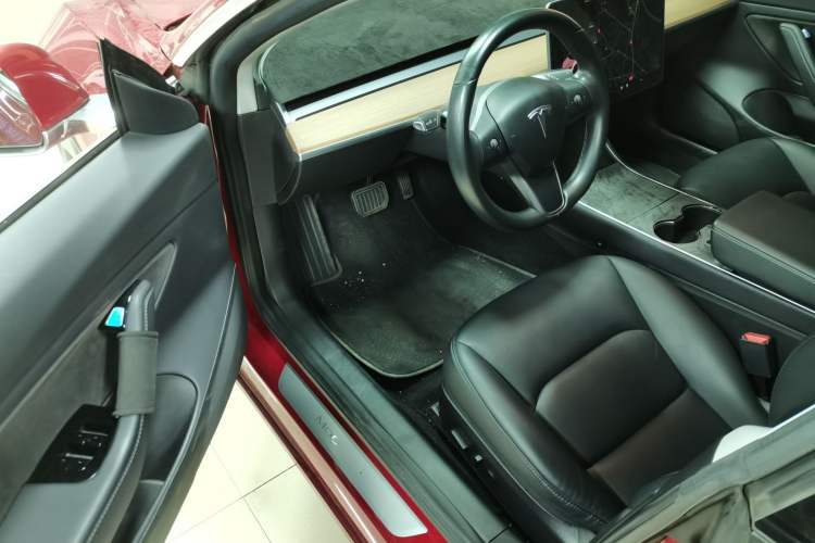 Used Tesla Model 3 2019 Long-Range All-Wheel-Drive Version
