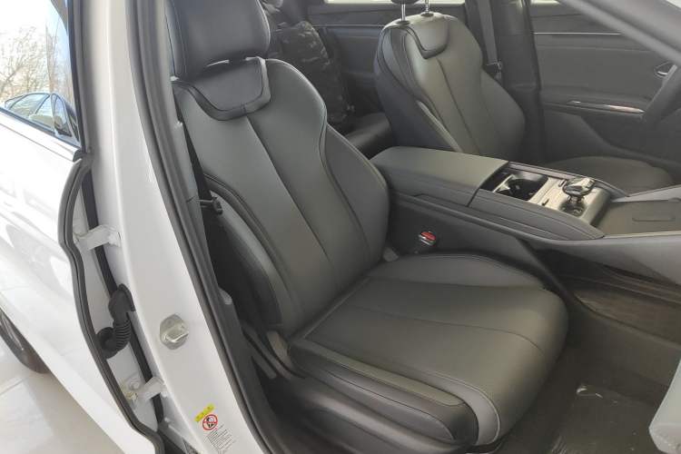 Used BYD Qin L 2025 DM-i Smart Drive 80KM Leading Model