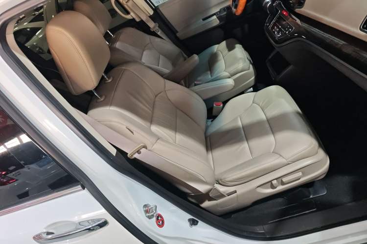 Used Honda Odyssey 2015 Updated Version 2.4L Smart Edition
