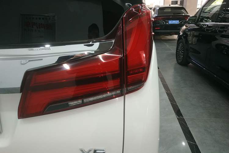 Used Toyota Alphard 2018 Revised Version 3.5L Premium Edition
