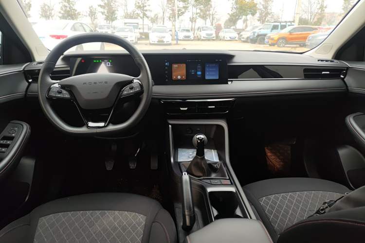 Used Roewe i5 2023 1.5L Manual Comfort Edition
