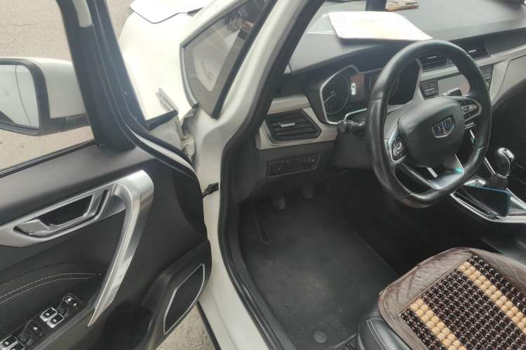 Used Geely Auto Vision X3 2019 Upgraded Model 1.5L Manual Elite Version