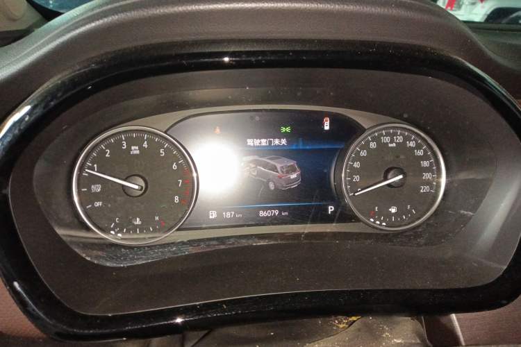 Used Buick GL8 2022 Land Cruiser Executive Class 652T Comfort Model
