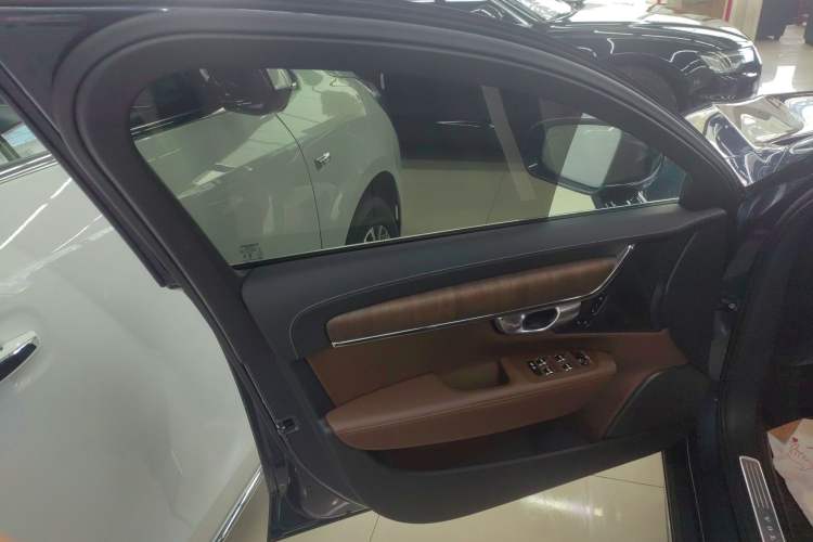 Used Volvo S90 2024 B5 Zhiyuan Luxury Edition