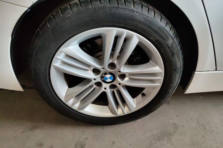 Used BMW 3 Series 2016 320Li Ambition Model
