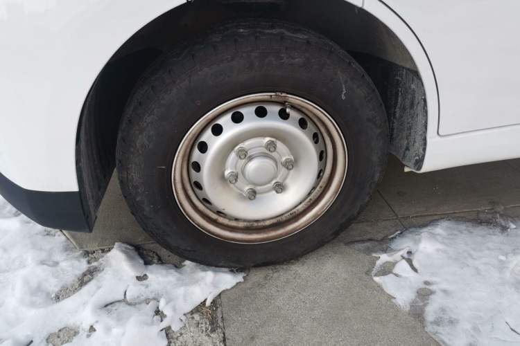 Used Wuling Yangguang 2024 300km Range Practical Window-Sealed Version 60kW
