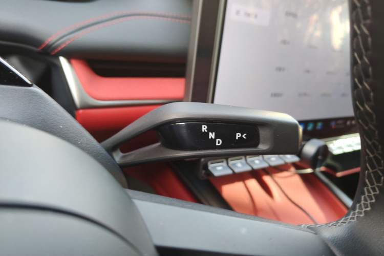 Used Xiaomi Auto SU7 2024 Four-Wheel Drive Ultra-Long Range Advanced Intelligent Driving Max Edition