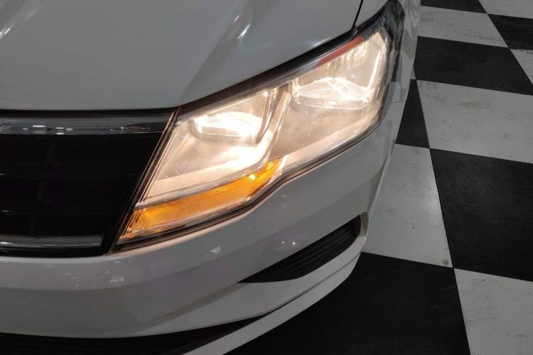 Used Volkswagen Jetta 2017 1.5L Manual Fashion Edition
