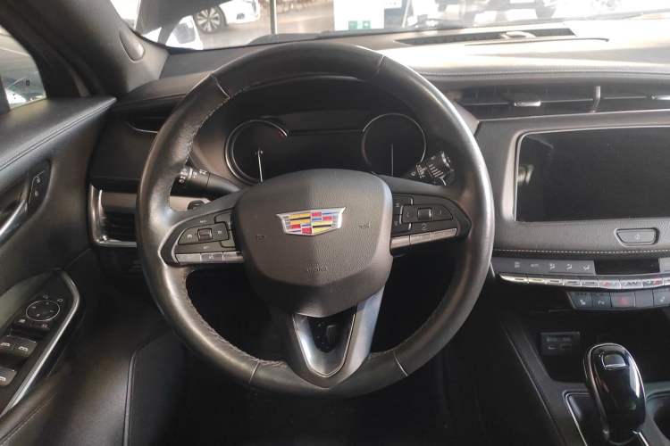 Used Cadillac XT4 2021 28T Two-Wheel Drive Luxury Version
