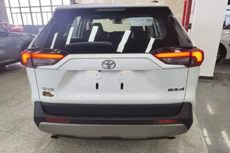 Used Toyota RAV4 2023 2.0L CVT Two-Wheel Drive Fashion Plus Edition
