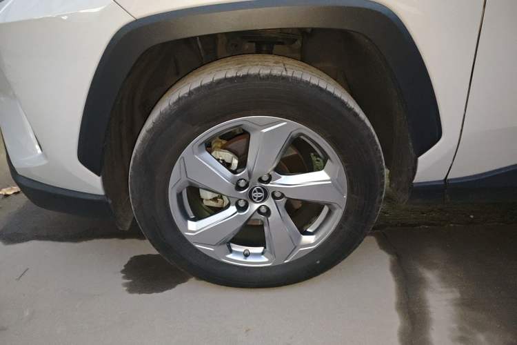 Used Toyota RAV4 2020 Dual-Engine 2.5L E-CVT Two-Wheel Drive Elite Edition
