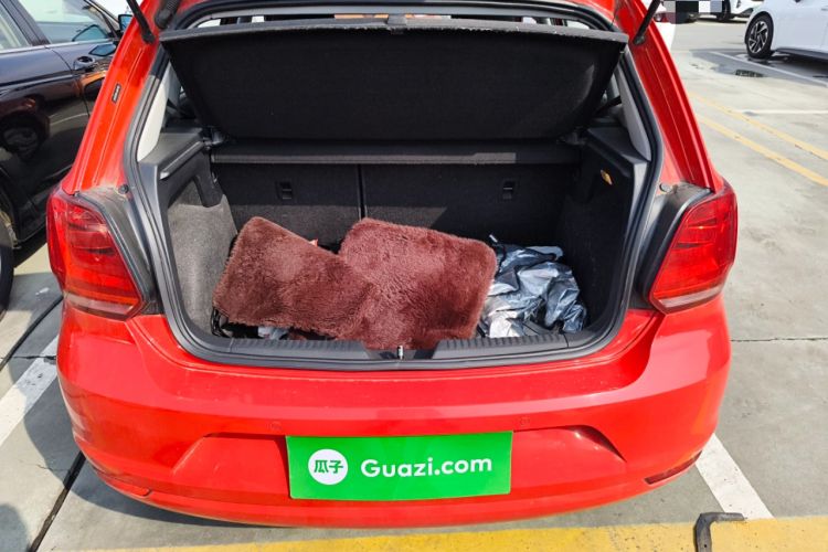 Used Volkswagen Polo 2016 1.6L Automatic Comfort Model
