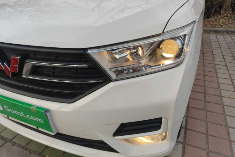 Used Wuling Hongguang 2019 1.5L S Standard Version China VI LAR