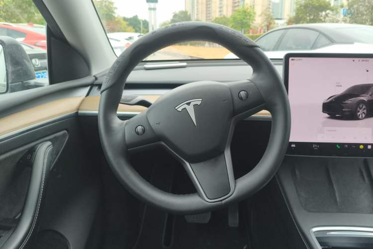 Used Tesla Model Y 2022 Rear-Wheel-Drive Version