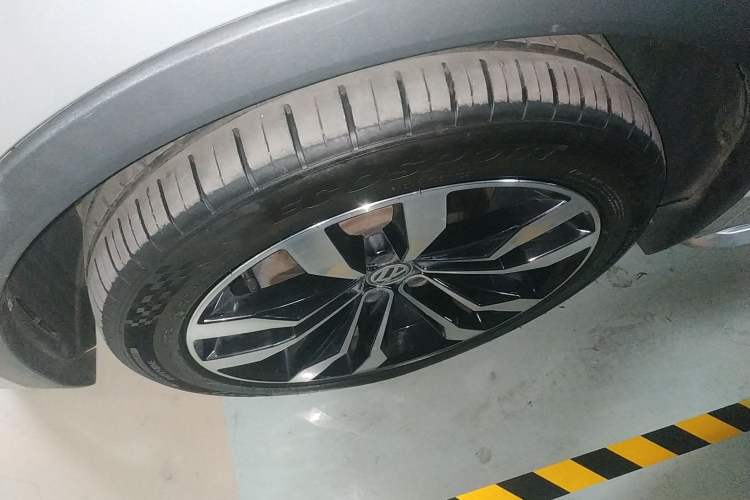 Used Volkswagen Tiguan L 2019 330TSI Automatic Two-Wheel Drive R-Line Flagship Model China VI Standard