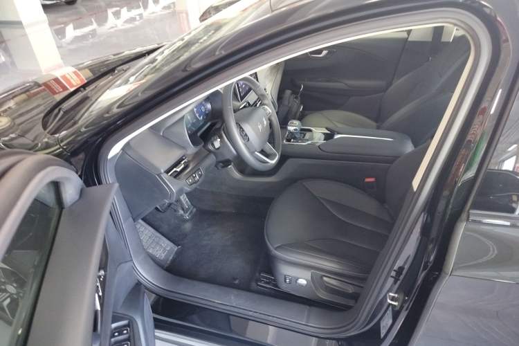 Used Hongqi E-QM5 2023 Revised Version Basic Travel Edition
