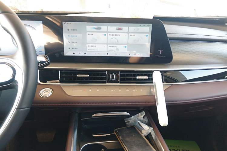 Used Chery Tiggo 8 PRO New Energy 2023 Champion Edition 1.5T 100km King's Version
