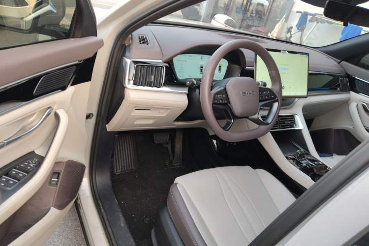 Used BYD Song PLUS New Energy 2025 EV Intelligent Driving Version 520km Premium Model