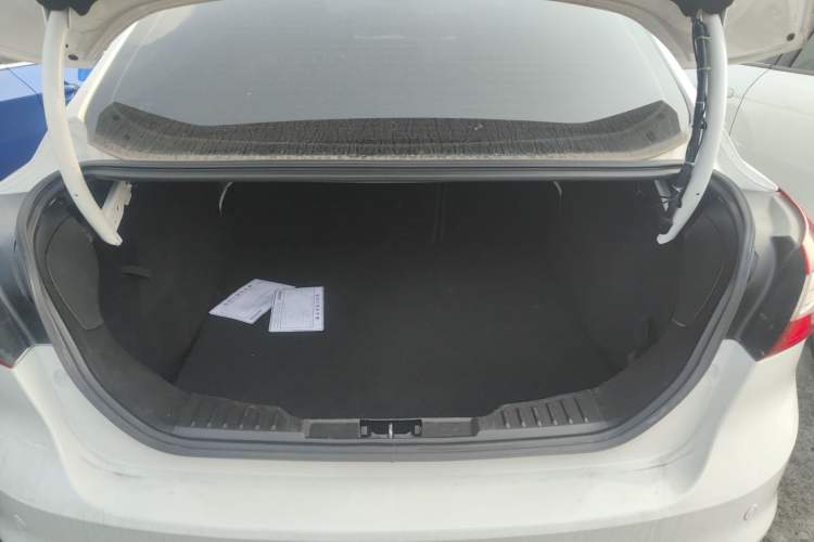 Used Ford Focus 2012 Sedan 1.6L Automatic Fashion Edition