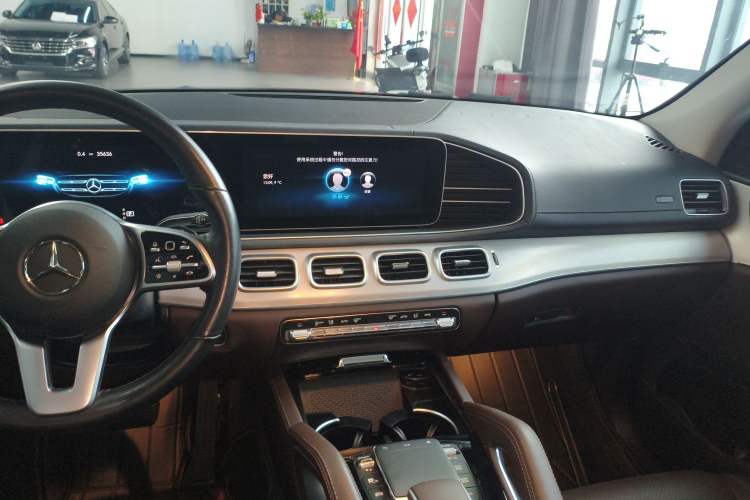 Used Mercedes-Benz GLE 2023 GLE 450 4MATIC Stylish Model
