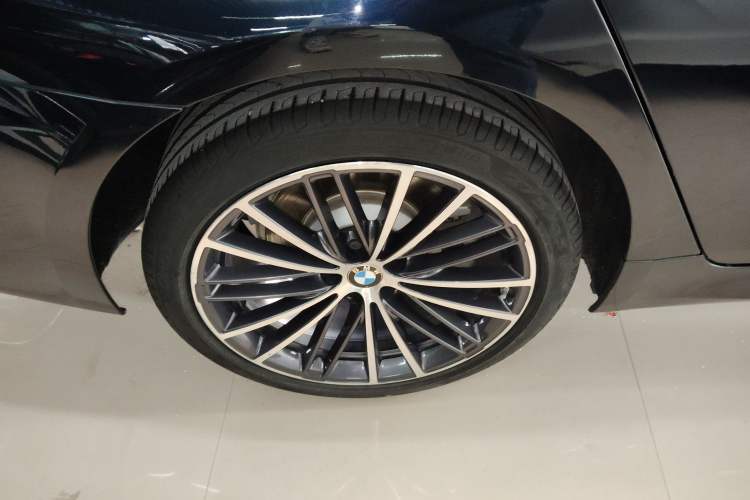 Used BMW 5 Series 2022 Second Facelift 530Li Leading Edition M Sport Package