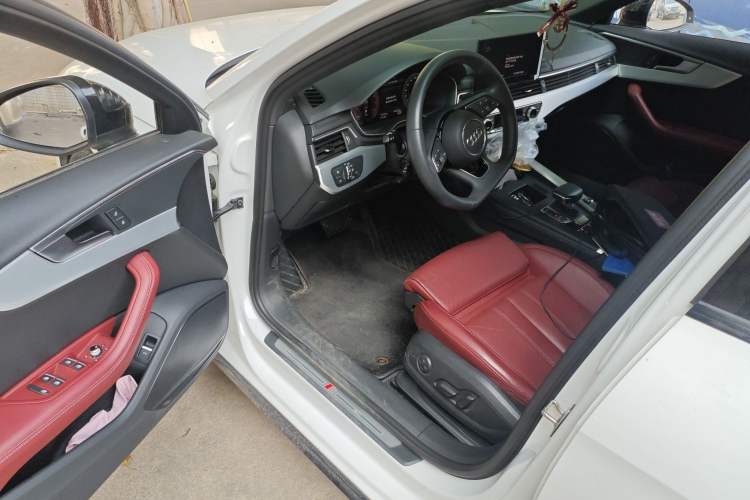 Used Audi A4L 2022 40 TFSI Luxury Dynamic Model
