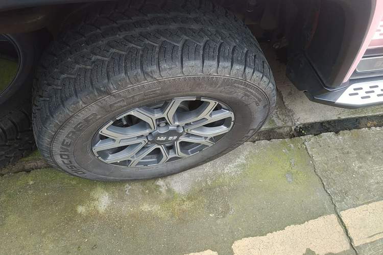 Used  BJ40 2023 2.0T Automatic Four-Wheel Drive Urban Hunter Edition Chivalrous Type
