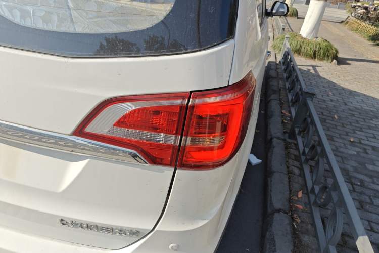 Used Baojun 730 2016 1.5T Manual Comfort Version 7 Seats