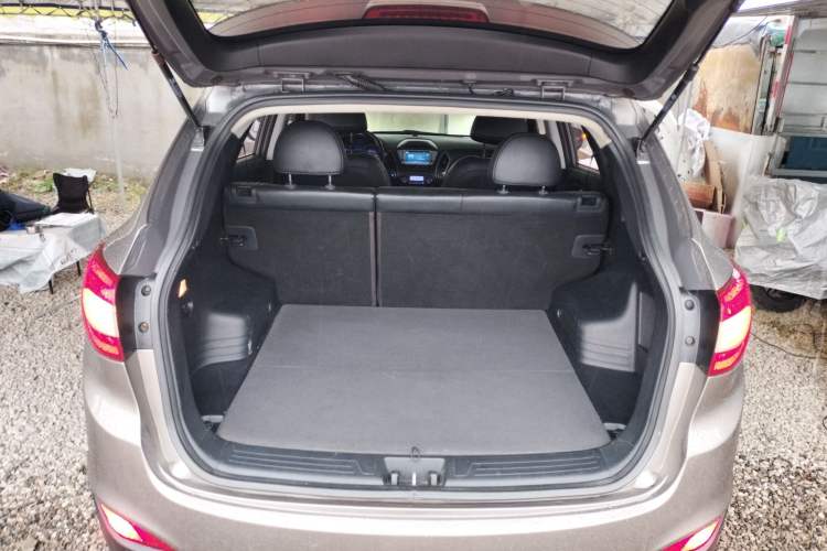 Used Hyundai ix35 2013 2.0L Automatic Two-Wheel Drive Smart GLS China IV Standard