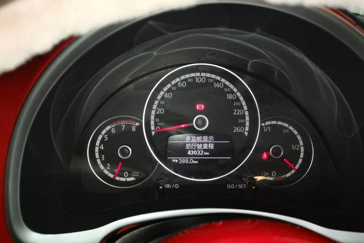 Used Volkswagen Beetle 2015 180TSI model
