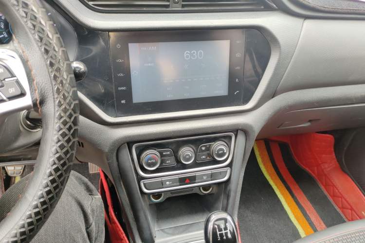 Used Chery Tiggo 3 2016 1.6L Manual ZhiShang Edition