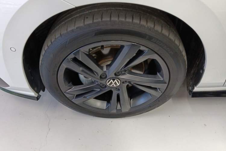 Used Volkswagen Golf 2023 Facelift 280TSI DSG R-Line
