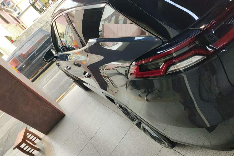 Used BYD Tang New Energy 2018 DM 2.0T All-Wheel Drive Smart Connectivity Luxury Model 7 Seats China V Emission Standard