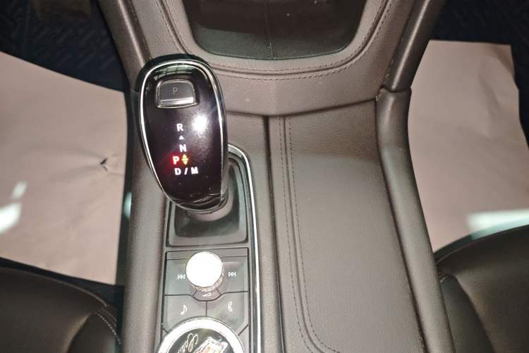 Used Cadillac XT5 2022 2.0T Two-Wheel Drive Luxury Version
