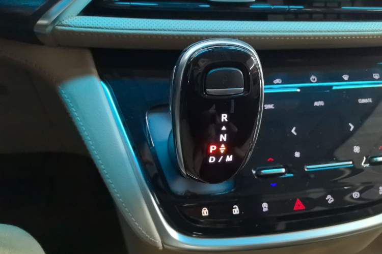 Used Buick GL8 2021 ES Landtrek 653T Luxury Model
