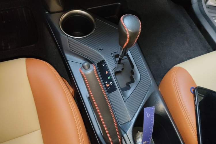 Used Toyota RAV4 2015 2.0L CVT Two-Wheel Drive Fashion Edition
