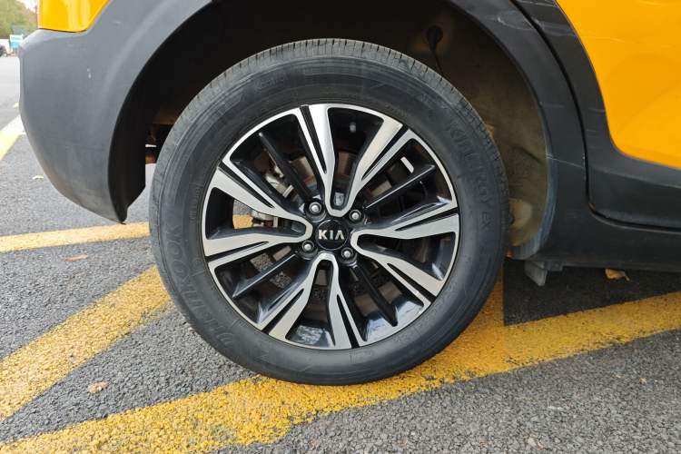 Used Kia kx1 Stonic 2021 1.4L CVT Fun & Sunroof Model
