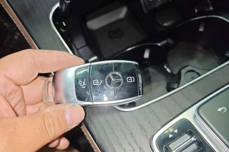 Used Mercedes-Benz E-Class New Energy 2022 Restyled E 350 e L Plug-in Hybrid Sports Sedan
