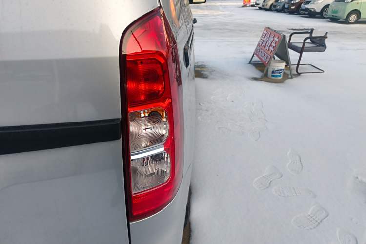 Used Wuling Hongguang V 2022 1.5L Jingqu Edition Electric-Assist LAR
