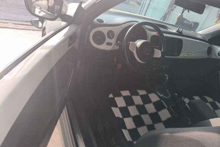 Used Volkswagen Beetle 2015 280TSI
