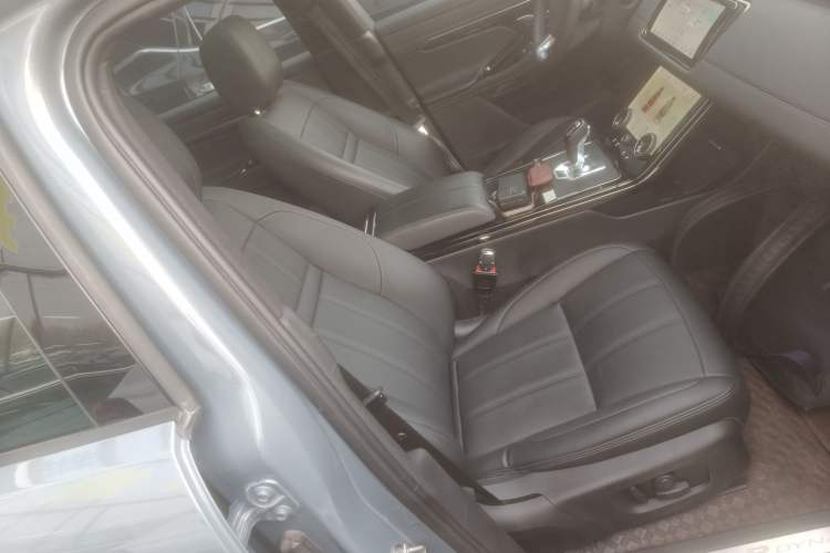 Used Land Rover Range Rover Evoque 2020 249 PS R-DYNAMIC SE Sport Technology Edition