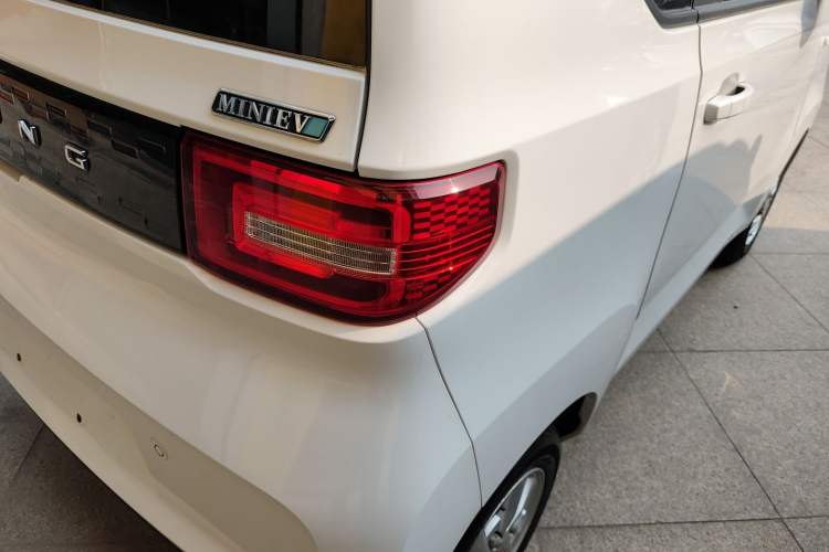 Used Wuling Hongguang MINIEV 2021 Macaron Premium Model – Lithium-NMC