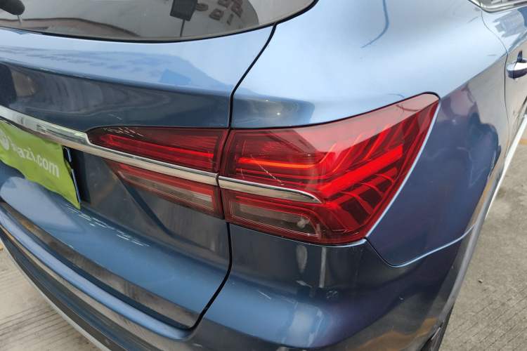 Used Roewe RX5 2016 20T Two-Wheel Drive Automatic Internet Smart Edition
