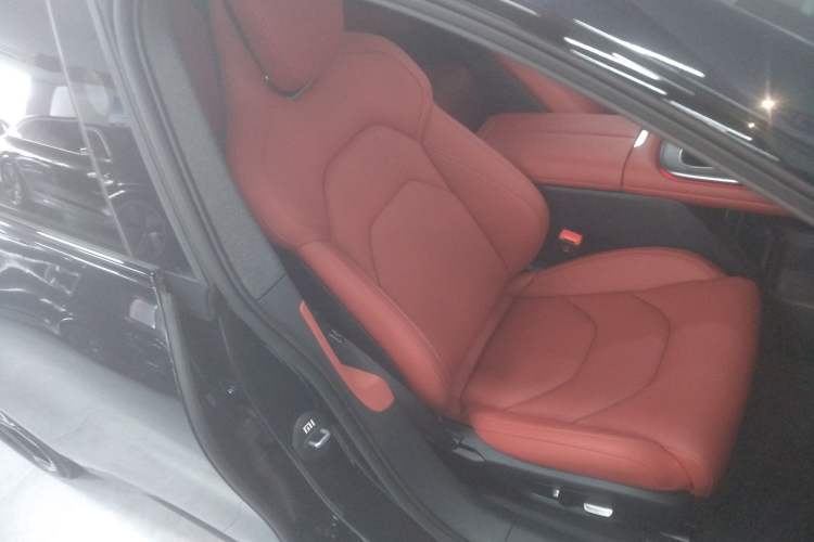 Used  SU7 2024 Rear-Drive Ultra-Long Range Advanced Pro-Level Intelligent Driving Version
