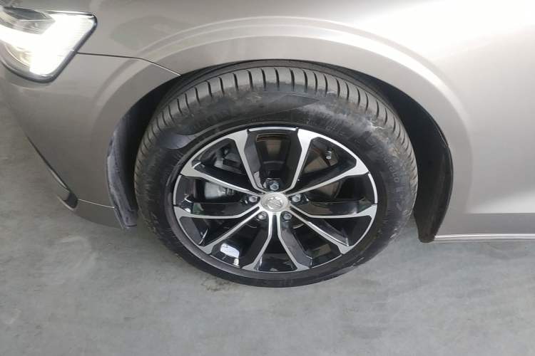 Used Volvo S60 2022 B4 Zhiyi Luxury Edition